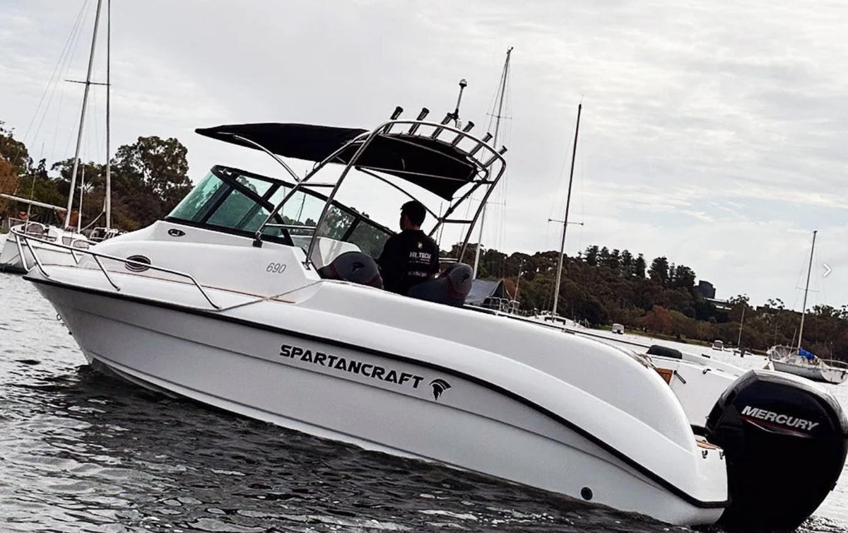 Spartan 690 ST 船尾照片